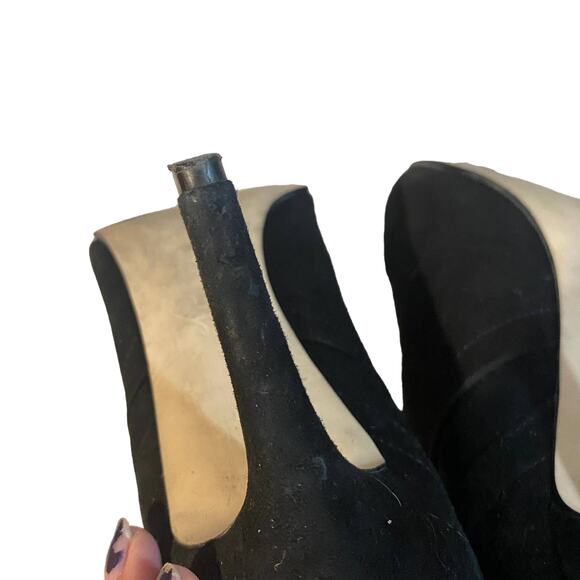 Ivanka Trump Black Suede Stiletto Pull On Ankle Booties Women Sz 7.5 - Picture 13 of 13